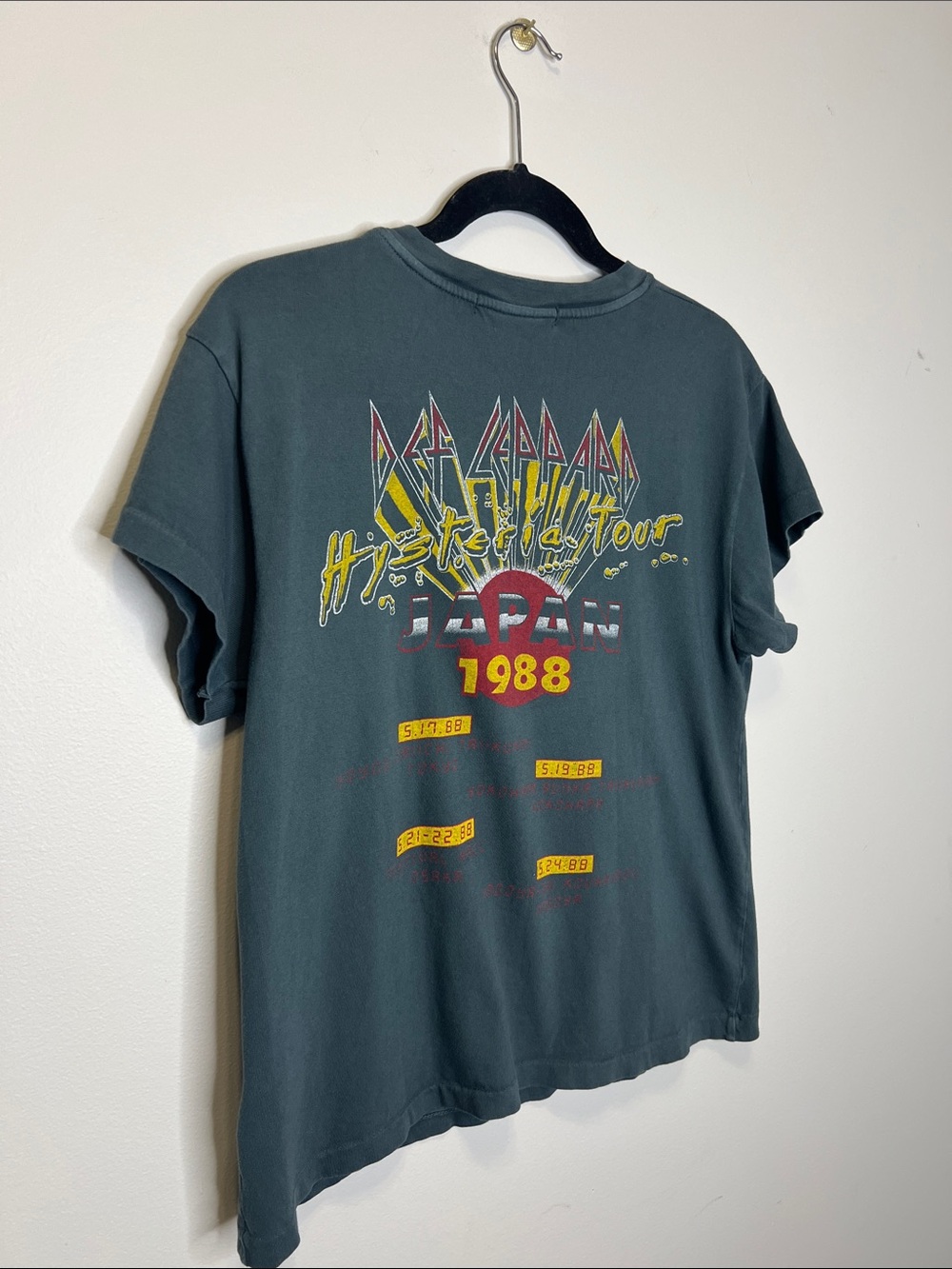 DAYDREAMER Def Leppard Japan 1988 Hysteria Tour Graphic Print Tee size Small - Picture 9 of 10